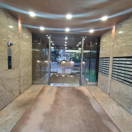 Kennedy 5 Min A Pied De La Tour Eiffel